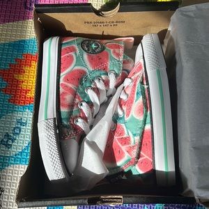 CONVERSE toddler girls sneakers NEW Size 7 watermelon print